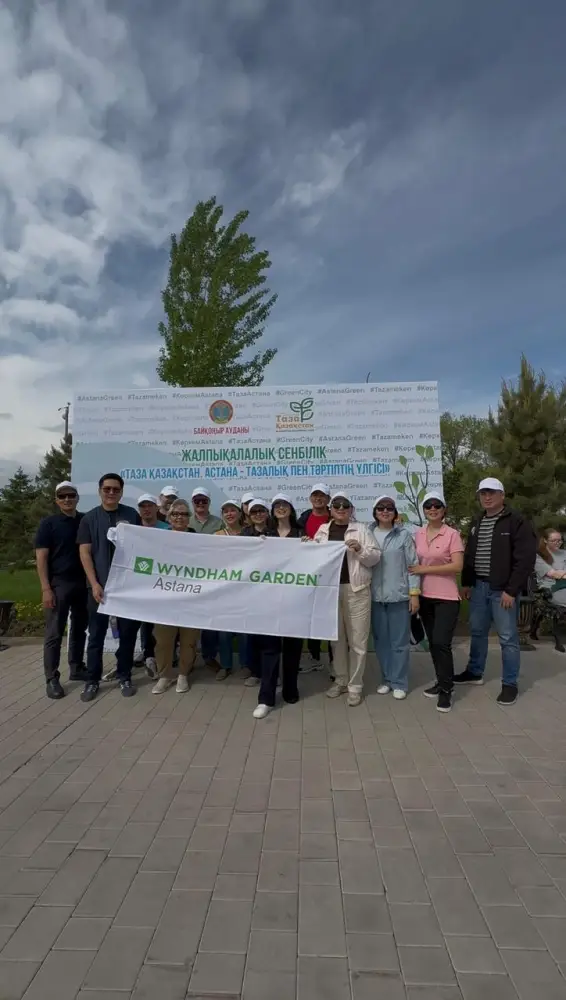 Представители туриндустрии вышли на уборку в Астане в рамках «Таза Қазақстан» (6)