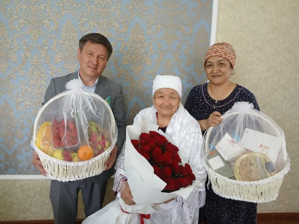 Ветеранов войны и тружеников тыла поздравили в Жамбылской области (6)