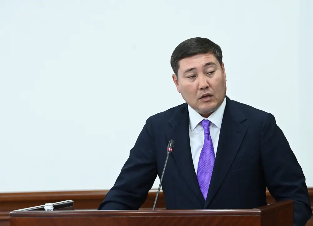Обсуждены итоги отопительного сезона и вопросы подготовки к предстоящему периоду (3)