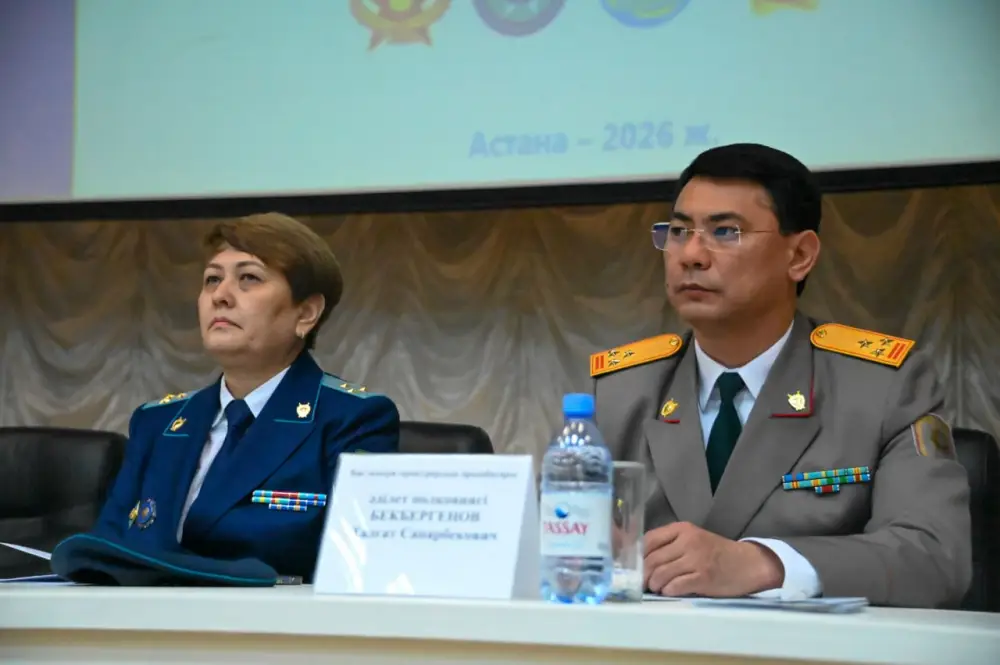 В Военном колледже Астаны прошла акция «Сарбазға прокурорлық кеңес» (8)