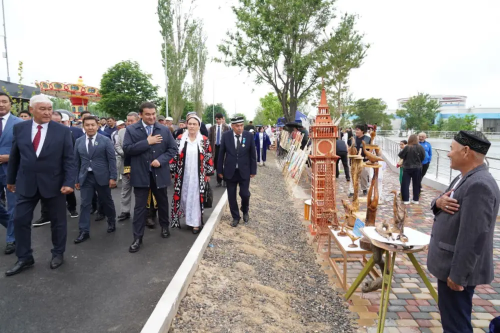 ТУРКЕСТАН: В САЙРАМСКОМ РАЙОНЕ ОБНОВИЛИ ЦЕНТРАЛЬНЫЙ ПАРК (4)