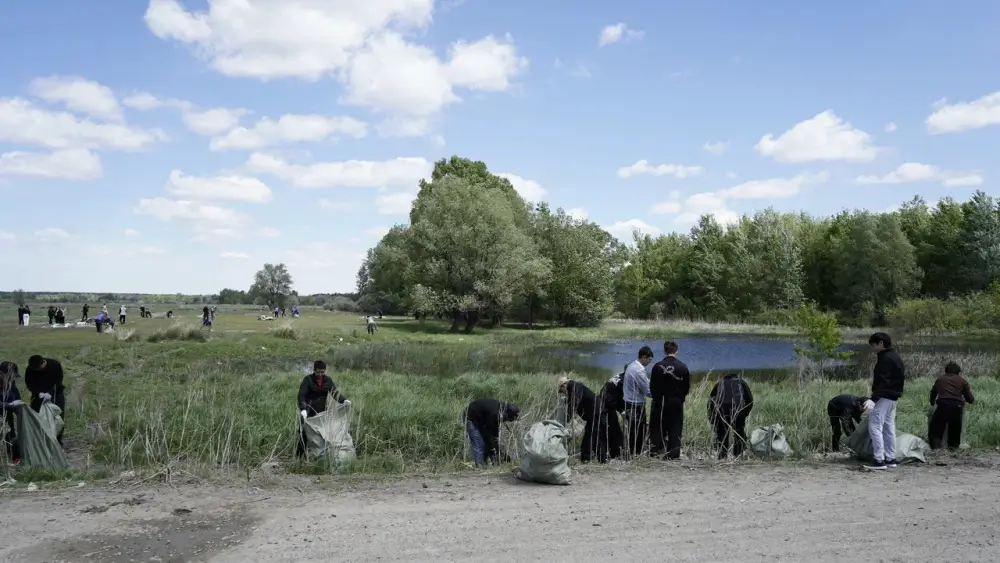 «Чистый город – чистая среда»: в поселке Водный города Семей прошла экологическая акция (3)