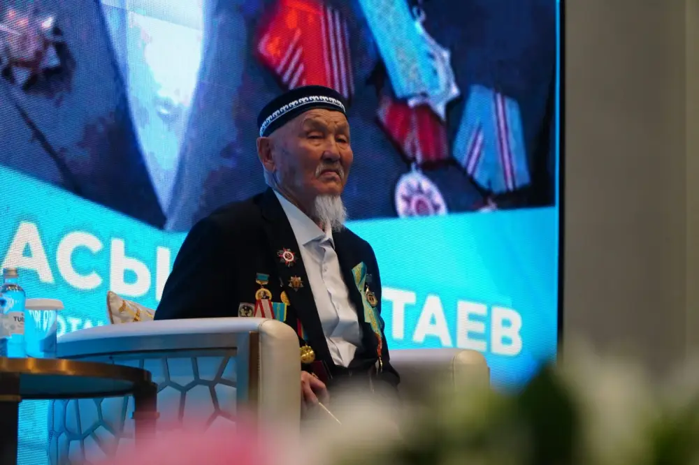 В г. Косшы чествовали ветерана ВОВ (6)