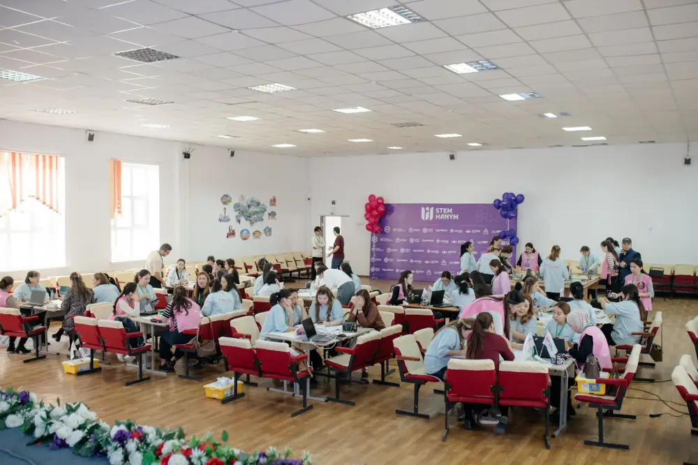 Более 300 женщин-педагогов Мангистау станут тренерами по робототехнике (3)