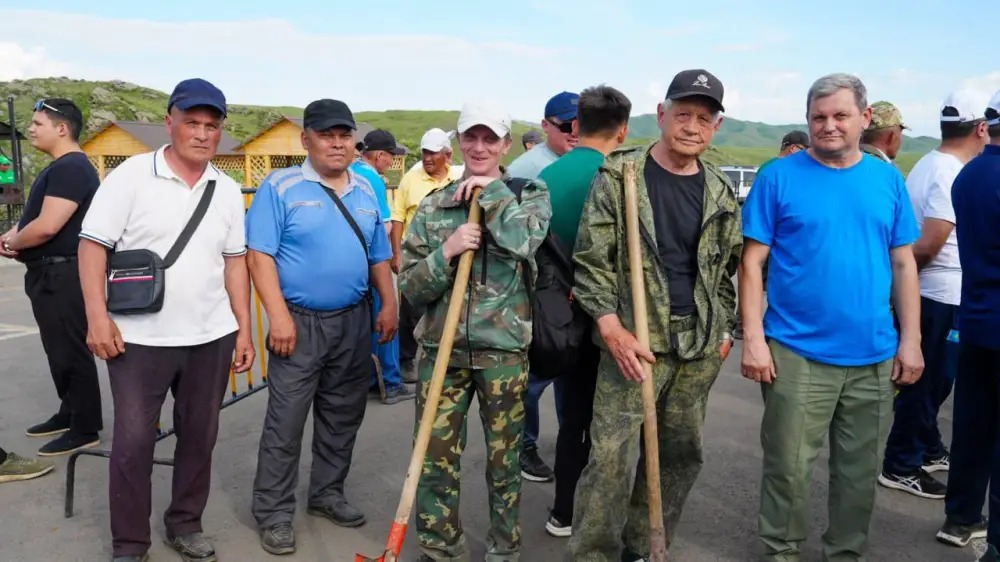 Карта ВКО с контуром из свыше 7 тысяч саженцев появилась в турзоне «Чечек» в Усть-Каменогорске (4)