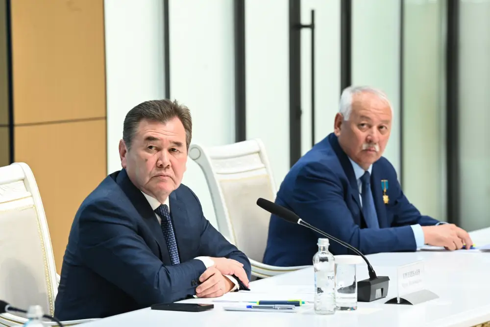 Глава региона встретился с представителями интеллигенции (6)