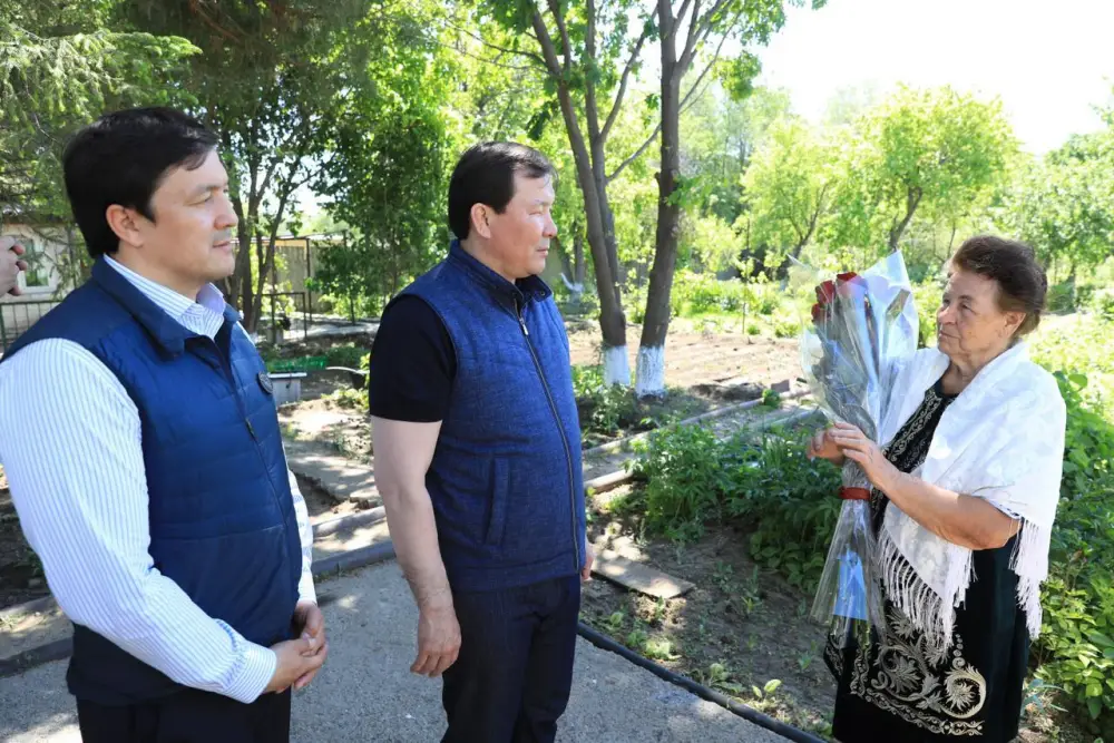День города: Асхат Шахаров выразил признательность людям, внесшим весомый вклад в развитие региона (2)