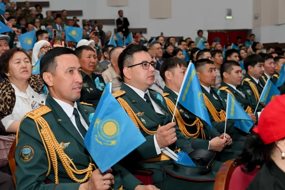 В Семее состоялось торжественное мероприятие, посвященное Дню защитника Отечества и Дню Победы (2)