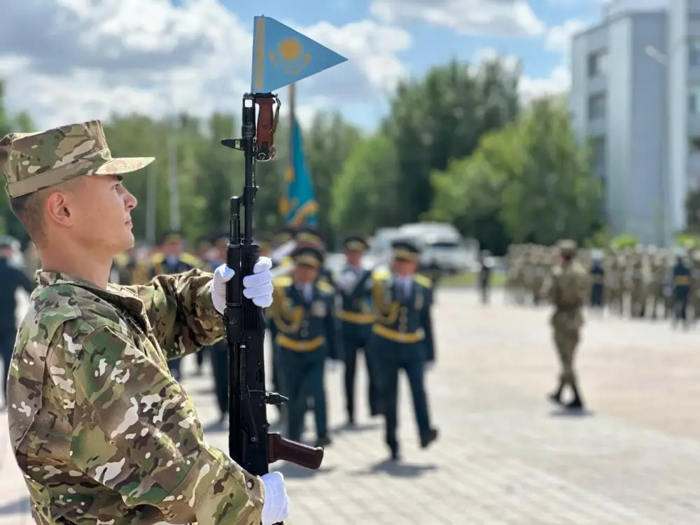 Военнослужащие МЧС в рядах защитников Отечества (9)