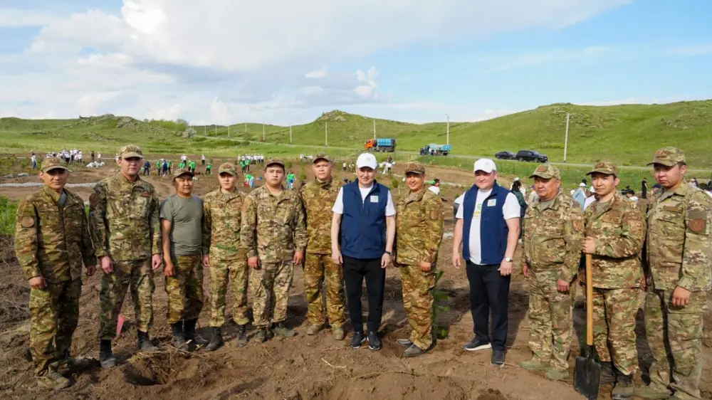 Карта ВКО с контуром из свыше 7 тысяч саженцев появилась в турзоне «Чечек» в Усть-Каменогорске (3)