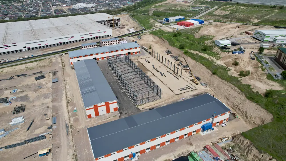 Глава МЧС посетил стройплощадку завода композитных газовых баллонов в Алматы (8)