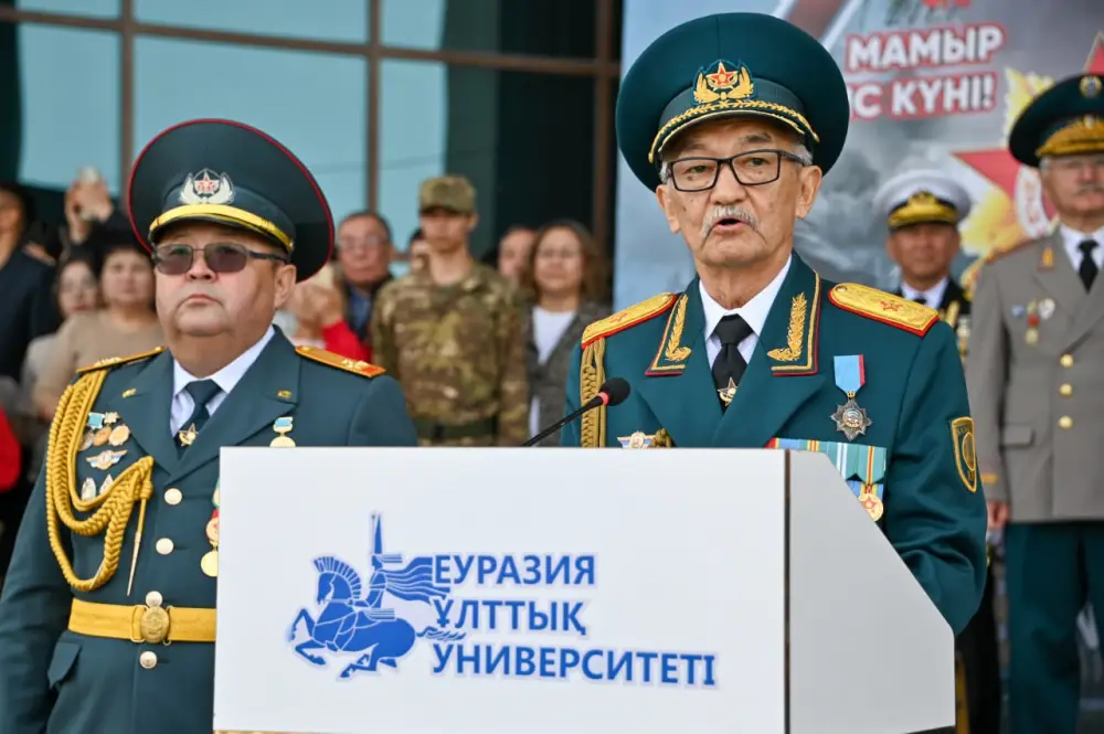 Около 13 тысяч курсантов военных кафедр вузов присягнули на верность Родине (6)