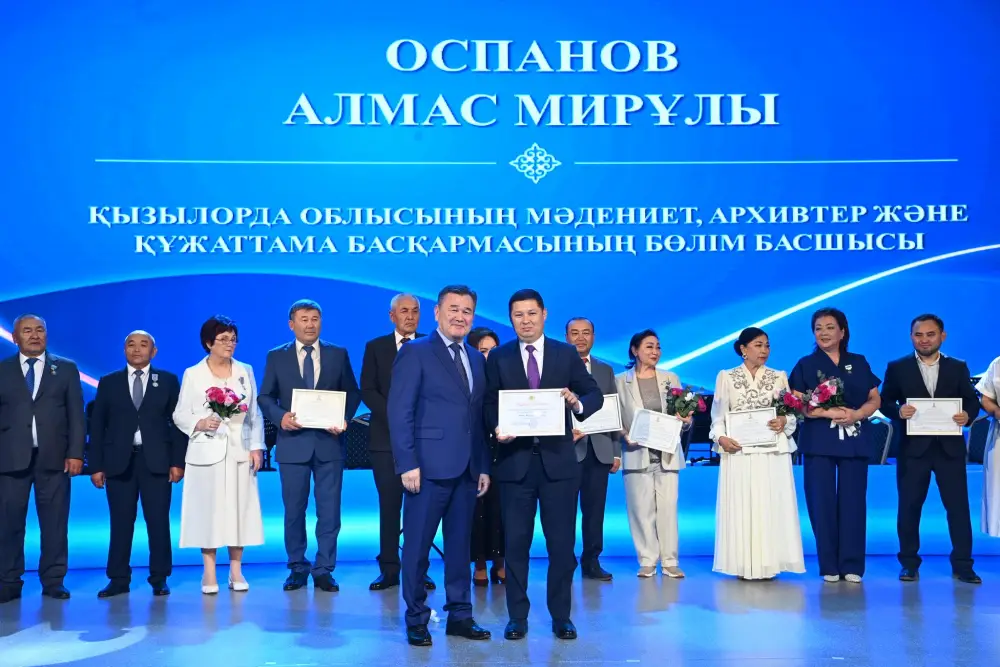 Ветераны и работники сферы культуры были удостоены почестей (6)