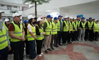 Волонтеры движения «Болашақтың қайнары» в Казахстане