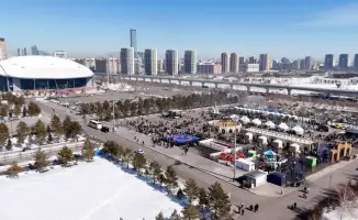 Демонстрационный заезд беспилотного автомобиля в Астане на празднике Наурыза