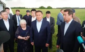 Министр сельского хозяйства Казахстана Айдарбек Сапаров оценил прогресс посевной кампании и инвестиционные проекты в Акмолинской области