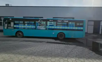 Праздничное оформление автобусов в Караганде способствует сохранению памяти о ветеранах и созданию праздничной атмосферы к Дню Победы