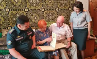 Свет памяти: спасатели отдают дань уважения труженикам тыла к Дню Победы