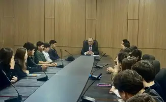 Студенты и специалисты: кто кого научит ответственности?