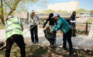 Экологическая акция в Астане: «Мөлдір бұлақ»