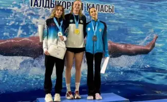 Русалка из Караганды покорила водные просторы!