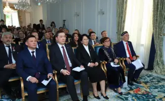 В Париже прошла встреча казахов Европы с музыкальными выступлениями и выставкой народного искусства