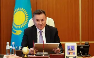 Аким ВКО встретился с победительницей айтыса Жулдызай Маратбек