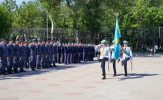 Торжественное мероприятие в Туркестане: почет памяти героев и принятие присяги молодыми полицейскими