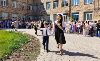 Экзаменационный марафон девятиклассников и одиннадцатиклассников Карагандинской области: подготовка к итоговой аттестации как шаг к высшему образованию