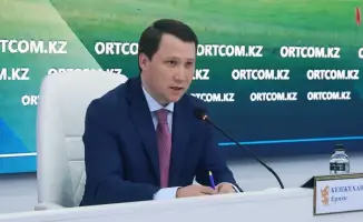 Борьба с саранчой в казахских полях