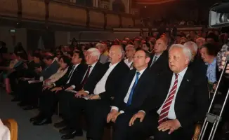 В Алматы прошел вечер, посвященный 90-летию Олжаса Сулейменова, с чтением стихов и выступлениями артистов