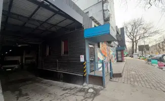 Снос незаконной пристройки в Алматы: последствия для бизнеса и городской инфраструктуры
