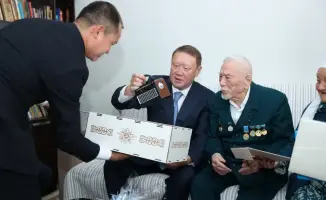 Аким области поздравил ветеранов Великой Отечественной войны с Днем Победы