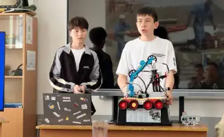Школьники Караганды создали роботов для спасения