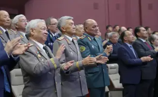 Чествование героя в Национальном центре