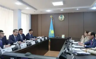 Обсуждение перспектив развития горнорудного сектора РК между Ерсайыном Нагаспаевым и Андреем Михневым