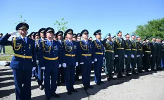 В Алматы состоялось торжественное поднятие Государственного флага в честь Дня защитника Отечества с участием международных делегаций.