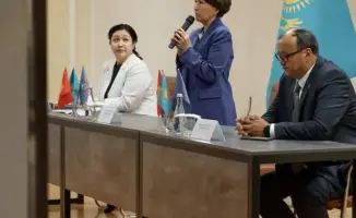 В Бишкеке состоялась встреча вице-министра науки Казахстана и министра Кыргызстана по вопросам развития филиала КазНУ имени аль-Фараби