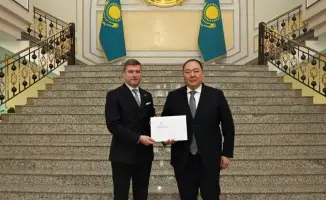 В МИД Казахстана новый посол Молдовы вручил копии верительных грамот